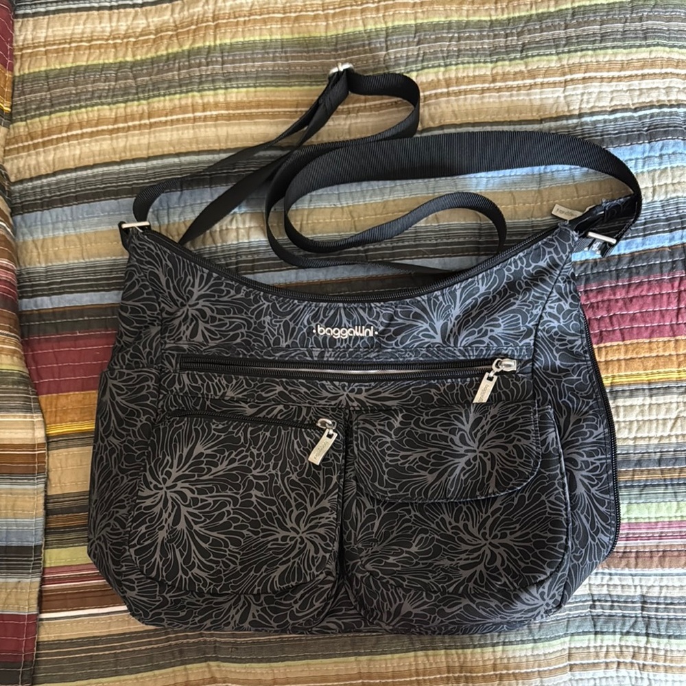 Baggallini Black and Gray Floral Crossbody Bag